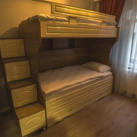 아파트 Meezab Suites